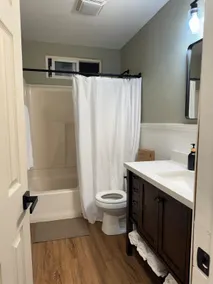 Cozy 2BR • Near I-5 & Mt. Shasta - Image 3