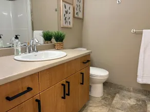 Modern Comfort in Kamloops - Image 3