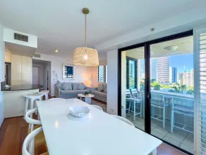 Broadbeach on the Park - Image 2