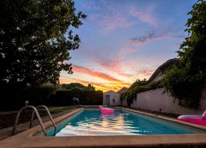 Provence-Camargue, saltwater pool, sleeps 8 - Image 3