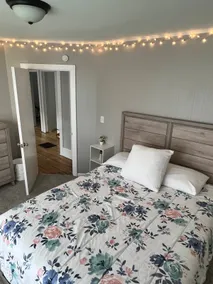 Mid-Mod on Market | Style on a Budget. Sleeps 5-7 - Image 3