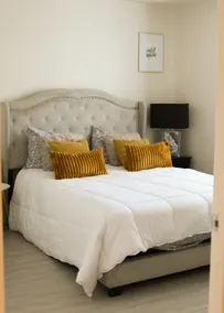 Luxe 4BR Lake Retreat •15 Min to IAH & 20 Downtown - Image 3
