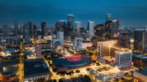Luxe 4BR Lake Retreat •15 Min to IAH & 20 Downtown - Image 5