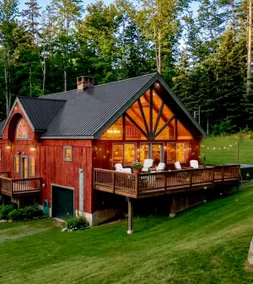 Stratton Designers Chalet 4 BR, Jacuzzi - Image 2