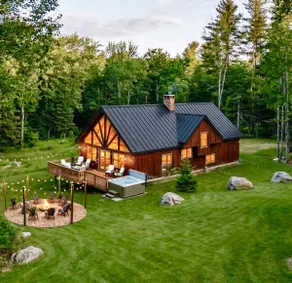 Stratton Designers Chalet 4 BR, Jacuzzi - Image 3