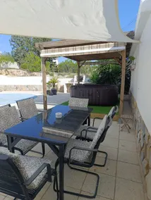 6-person villa with private spa and pool - Image 3