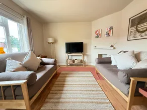 Garden | WiFi | Parking | Walk To Centre | BBQ - Image 2