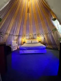 Gadeni's Tepee Cabin with Jacuzzi - Image 3