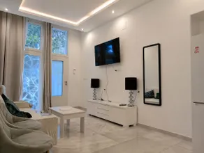 Luxury in Madrid for 10 and Pets - Image 2