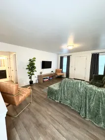 Spacious 4BR Home | Free Parking • Full Kitchen - Image 2