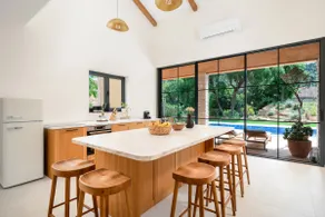 Quiet Garden House Oasis - Image 5