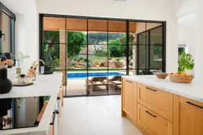 Quiet Garden House Oasis - Image 3