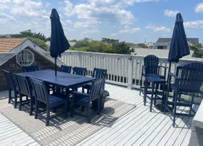 Beautiful Beach House with Large Swimming Pool in Ocean Beach - Image 3