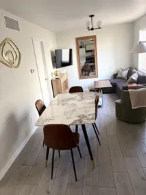 The Cozy Nest Modern Comfort, 2 RM Sleeps 6 - Image 3