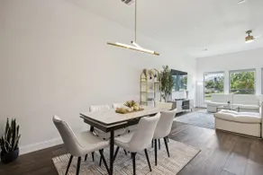 Spacious 4BR Townhome – Central DFW - Image 4