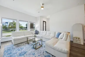 Spacious 4BR Townhome – Central DFW - Image 3