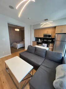 Cozy luxury 1 Bedroom & Office Maple Leaf Square - Image 5