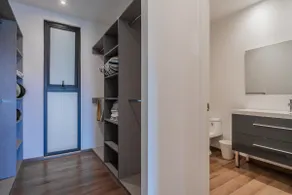 Elegant 3-bedroom apartment. - Image 5