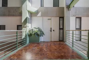 Elegant 3-bedroom apartment. - Image 3
