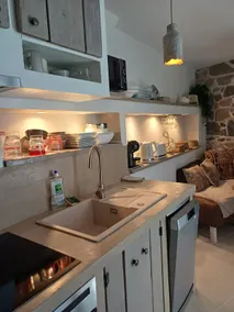 Village center, ground floor apartment - Image 5