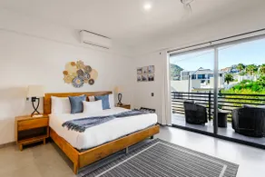 Modern Condo Walk to Marina, Dining & Nightlife - Image 4