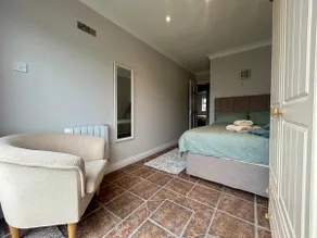 Luxury Oceanside Getaway - Image 5