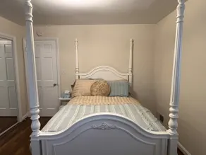 Charming Home in North Arlington - Image 4