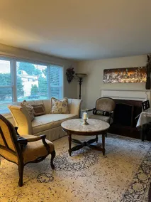 Charming Home in North Arlington - Image 2