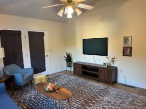 Cozy Beverly Guest Suite - Image 2