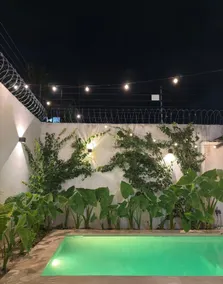 Vacation home with pool - Image 5