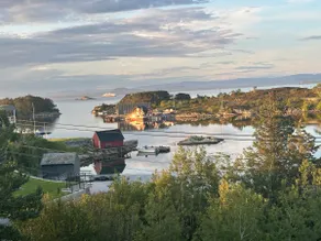 House near the lake with great views - Image 4