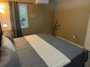 King Sized 1BR 1BTH Suite - Image 2