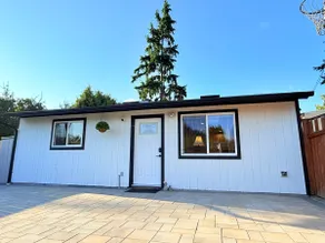 Cozy/Stand-Alone Guesthouse-Near Downtown/Airport - Image 3