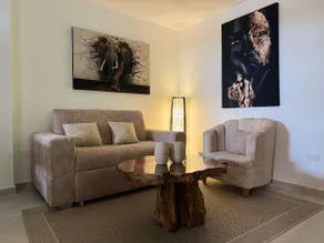 Apartment in main park overlooking the dam. - Image 2