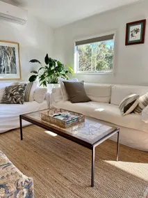 Spacious & modern home in tranquil bush setting - Image 2
