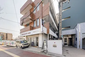 2 stops to Hakata Station | 5-minute walk to Hakozaki Station | 100-inch screen for viewing videos | Maximum 6 people, spacious 40 m² - Image 4
