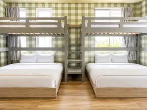 2 stops to Hakata Station | 5-minute walk to Hakozaki Station | 100-inch screen for viewing videos | Maximum 6 people, spacious 40 m² - Image 5