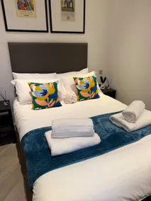Cozy Luxury Apartment 15 min from Heathrow Airport - Image 2