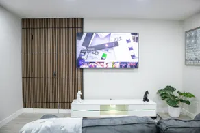 Cozy & Modern 2BR suite - Image 4