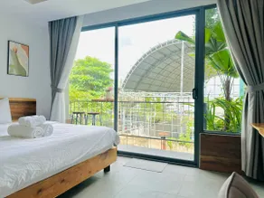 (304MSNK) Bright Wooden Studio | Balcony & Kitchen - Image 4