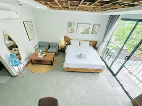 (304MSNK) Bright Wooden Studio | Balcony & Kitchen - Image 3