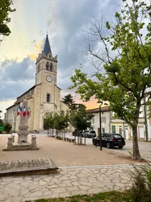 Favorite on the village square of Lentilly - Image 4