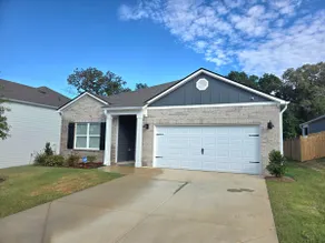 Comfy 3BR/2BA Home near BMH - Image 5