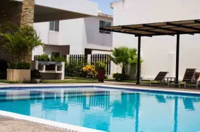 Casa Roble | Beach, Shops & Everything Close - Image 2