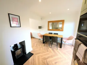 Bright 3-bed house, 1 stop from city centre - Image 4