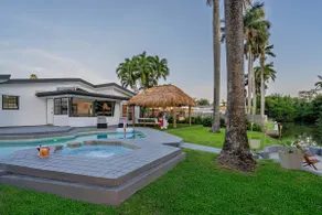 Waterfront House - Arcades, Tiki & Firepit, Golf - Image 2