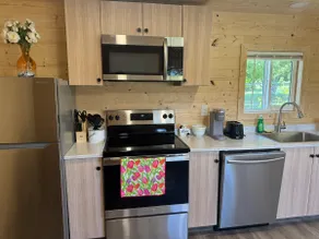 Charming 2BR Cabin+Outdoor Space - Image 3