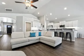 Near Wineries + Lake Lowell | Sleeps 6 Guests - Image 2