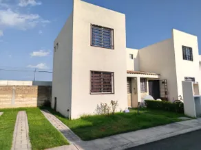 House, swimming pool, 6 beds | bill, 2 parking spaces - Image 2