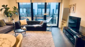 Spacious 3BR Townhouse near Beach & City | Parking - Image 5